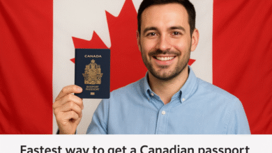 "رجل يحمل جواز كندي أمام خلفية علم كندا، يوضح خطوات الحصول على الجواز الكندي بأسرع طريقة قانونية."